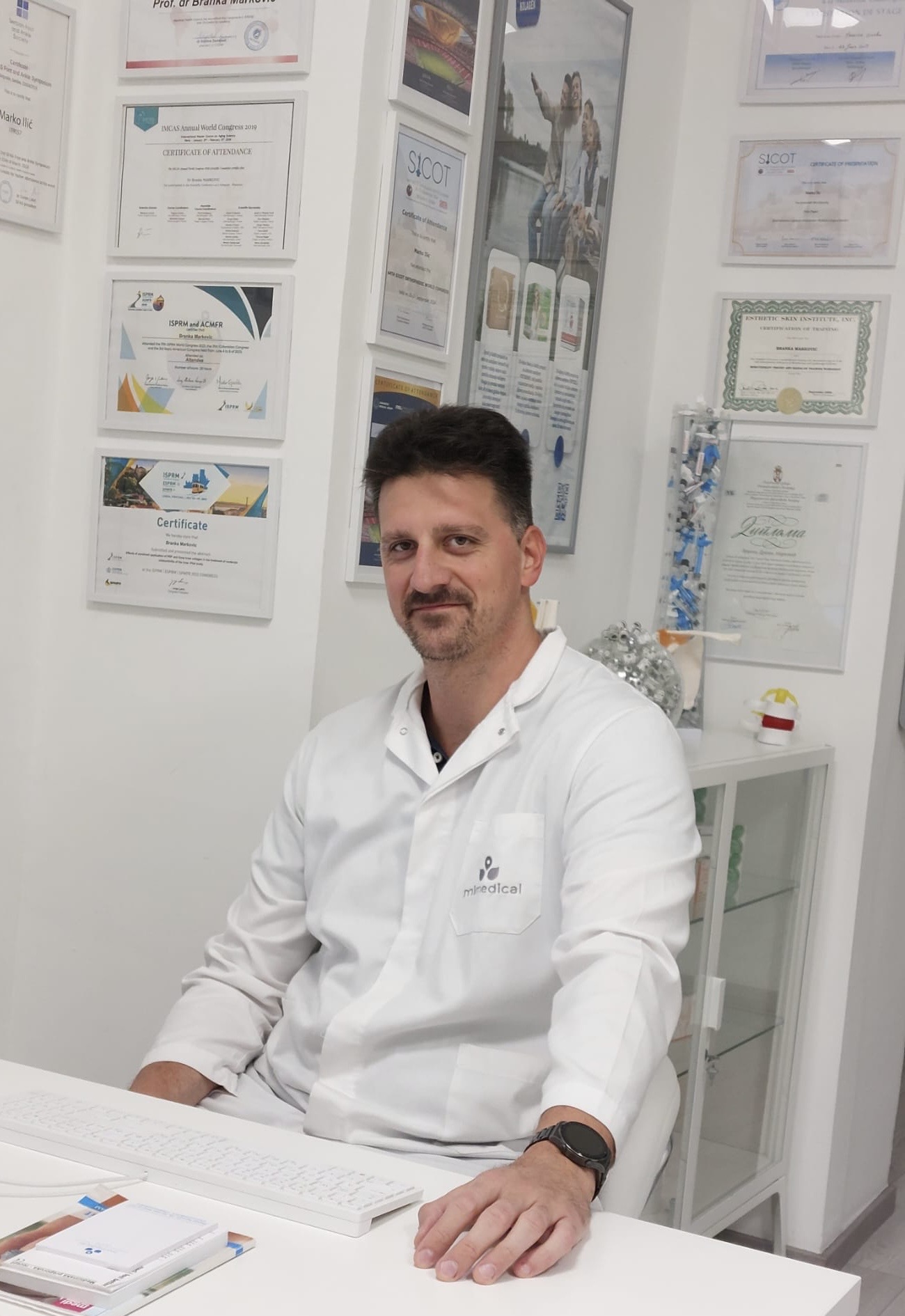 Dr spec. Nikola Pješić - MIMEDICAL
